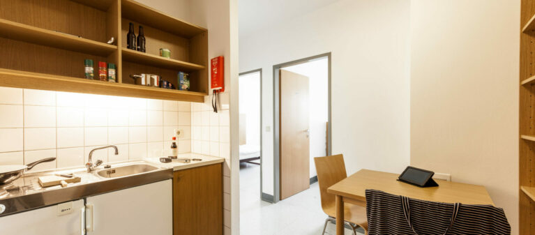 kitchen in room | Ernst Höger Dormitory 2700  Wiener Neustadt