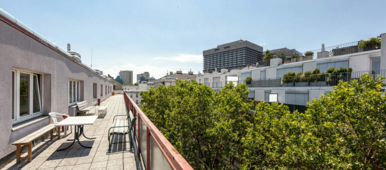 Terrasse am Dach | StudentInnenwohnhaus Tendlergasse 1090  Wien